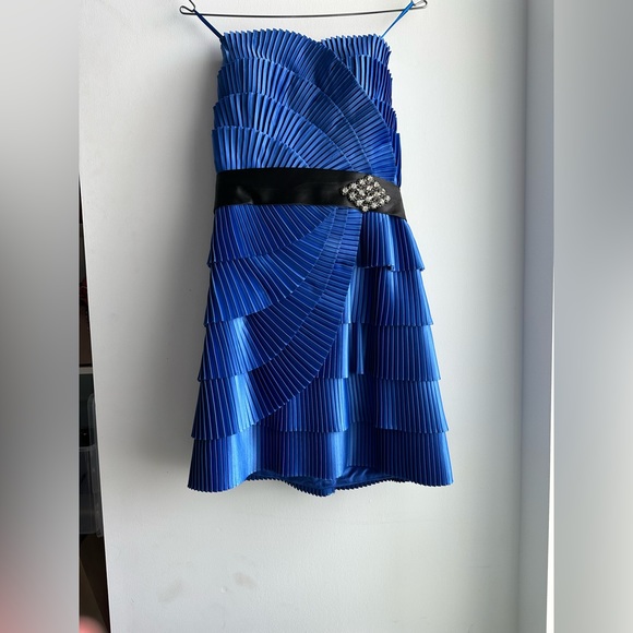 le chateau Dresses & Skirts - Le chateau sleeveless dress